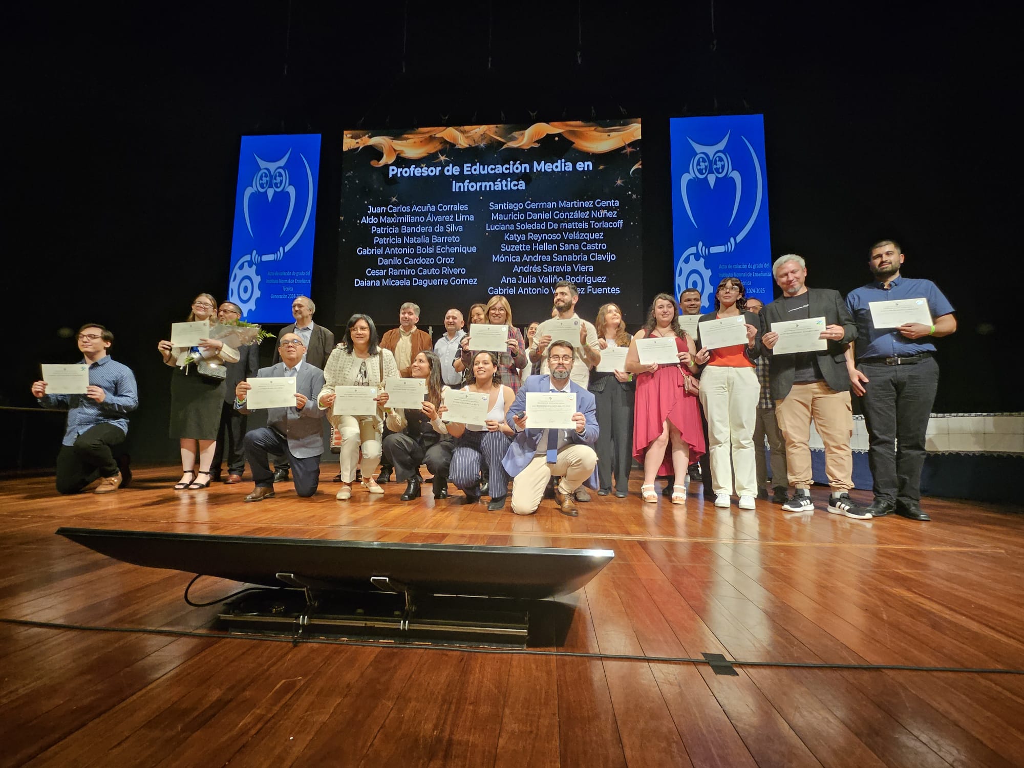 En este momento estás viendo Entrega de diplomas a Profesores Egresados de INET