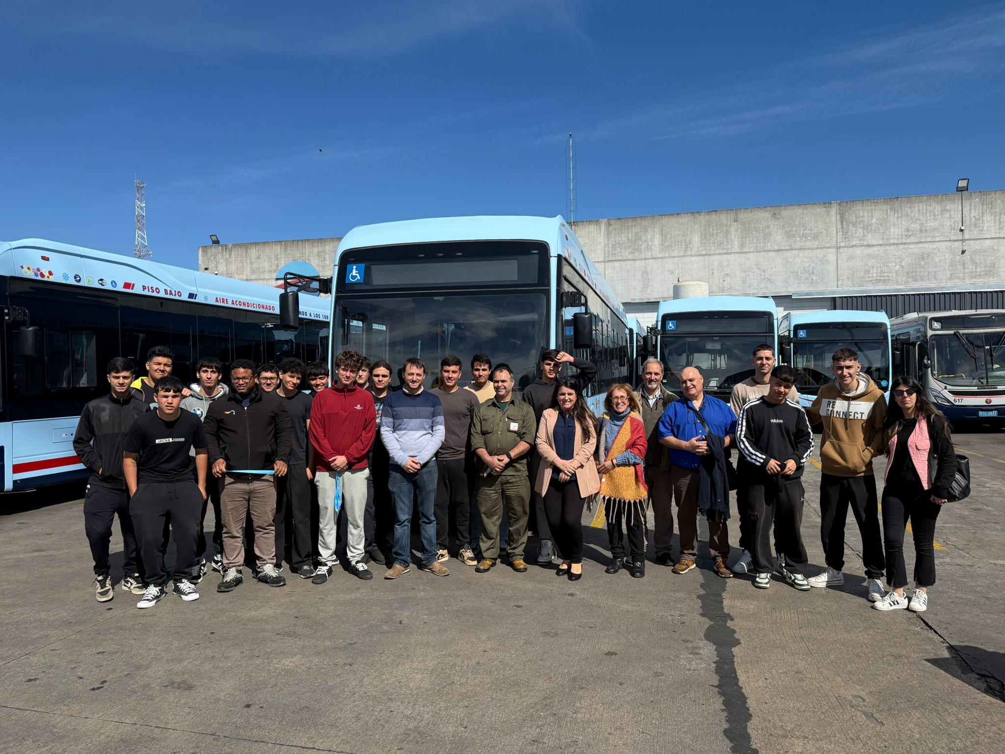 En este momento estás viendo Visitas a los Talleres de CUTCSA (Planta Salgado)
