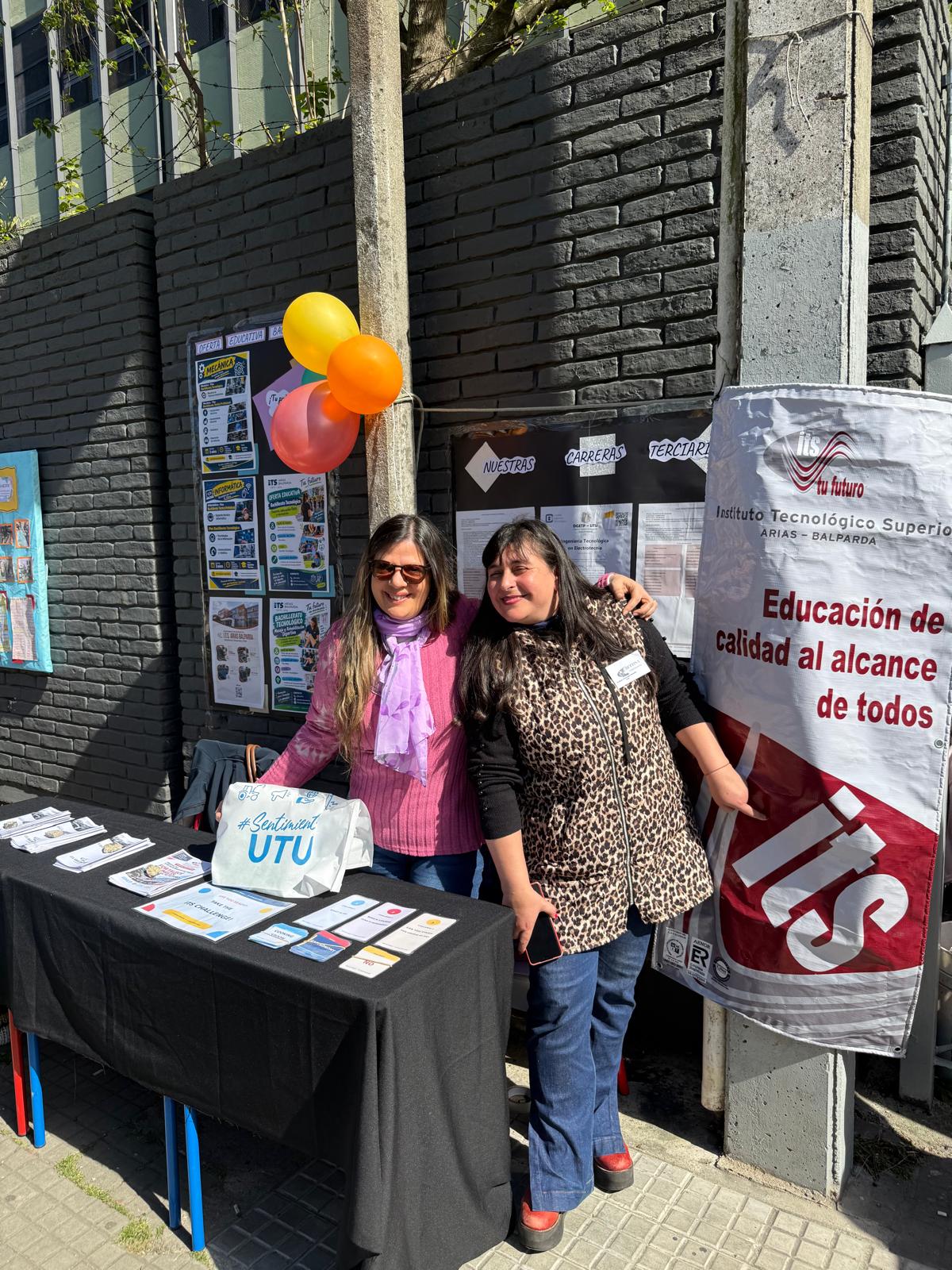 En este momento estás viendo Visita de ITS al liceo Nº 13